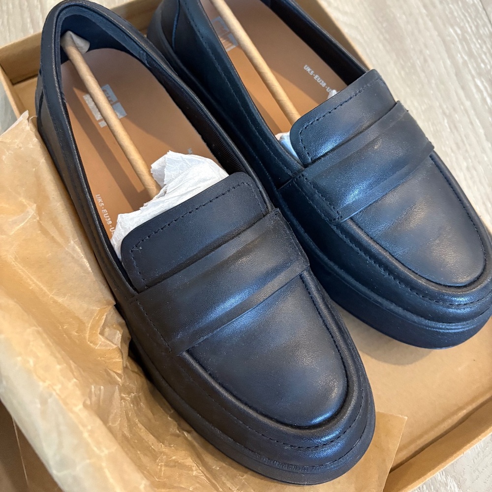 Fitflop Black Loafer women size 7 f-mode padded detail leather platform